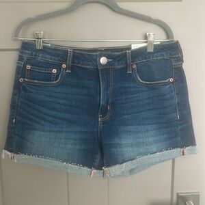 American Eagle Stretch Tomgirl Midi Short size 10
